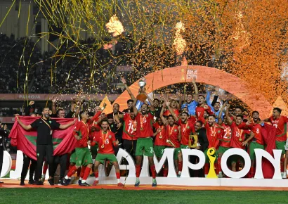 المنتخب الوطني المغربي للاعبين المحليين لكرة القدم بطل إفريقيا بعد تتويجه للمرة الثالثة ببطولة أمم أفريقيا للمحليين 2025 في نيروبي 