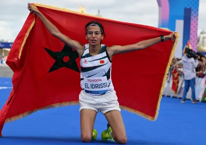 فاطمة الزهراء الإدريسي – ميدالية ذهبية ورقم قياسي عالمي جديد في سباق الماراثون (فئة T12) خلال دورة الألعاب البارالمبية باريس 2024