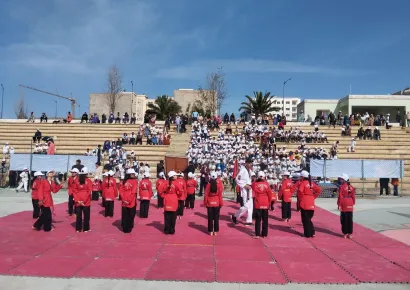 الأبواب المفتوحة للتنشيط الرياضي بملاعب القرب بتامسنا