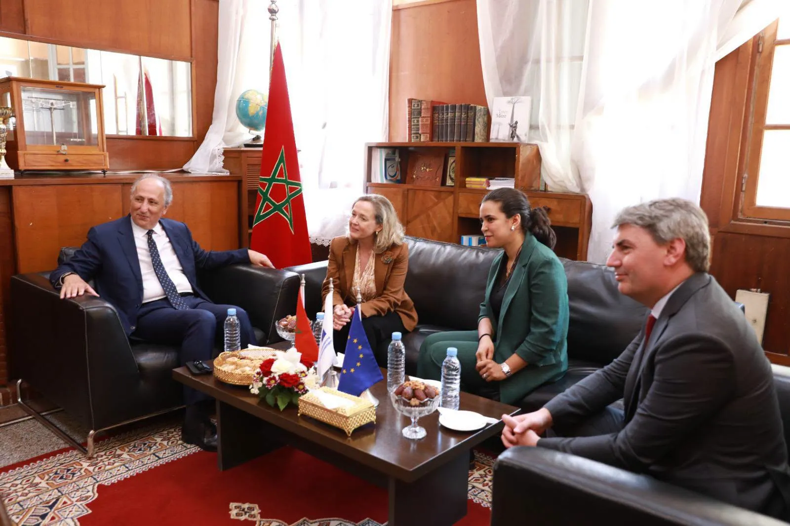 M. le Ministre accompagne la Présidente de la Banque européenne d'investissement pour découvrir l’expérience des clubs « Morocco 88 » dans les éta