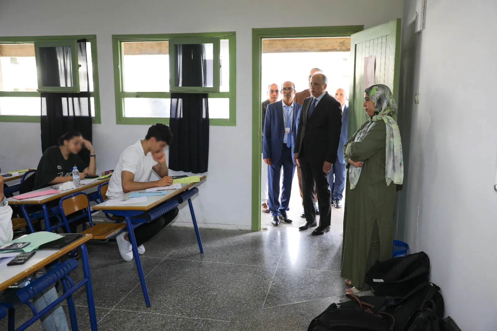 Monsieur le Ministre effectue une visite de suivi du déroulement de l’examen national unifié du baccalauréat – Session 2026